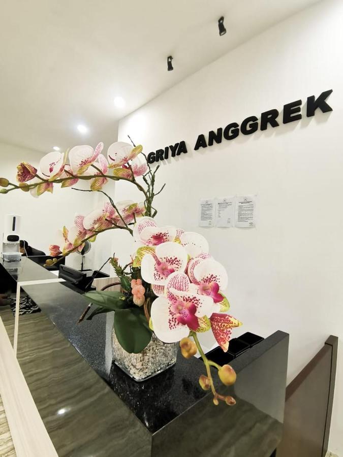 Griya Anggrek Hotel Trenggalek Exterior photo